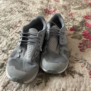 Womens grey on clouds